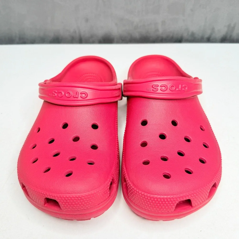 Crocs Classic Clogs Kids Unisex Size M8 W10 Raspberry Pink Slip On Water Shoes